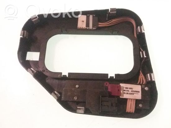 BMW 5 E39 Gear shifter surround trim plastic 7060695 901204250000