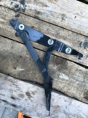 Audi A4 S4 B6 8E 8H Tailgate/trunk/boot hinge 8H0827302A