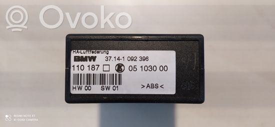 BMW 5 E39 Suspension control unit/module 37141092396