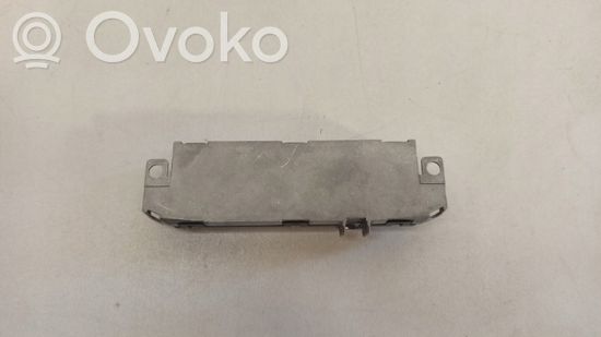 Audi A4 S4 B8 8K Aerial antenna amplifier 8K5035225