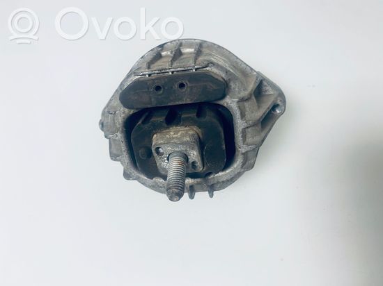 BMW 1 E81 E87 Engine mount bracket 13981112