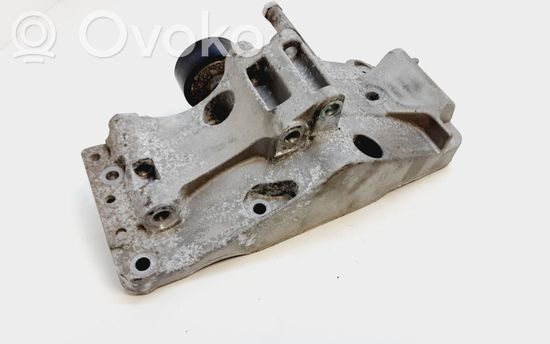BMW 5 G30 G31 Engine mounting bracket 7619250