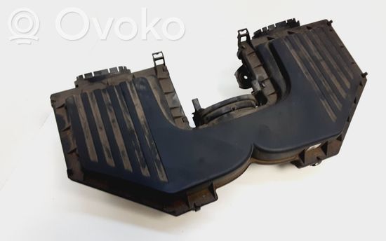 BMW X5 E70 Air filter box 7548898