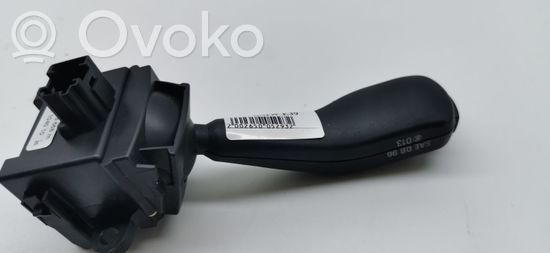 BMW 5 E39 Indicator stalk 8363668 01104010