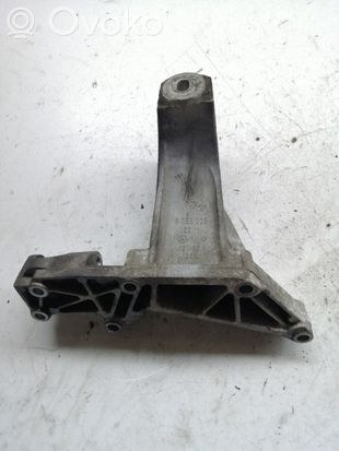 BMW 3 E46 Engine mounting bracket 6753225