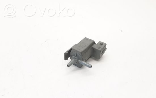 BMW 3 E90 E91 Vacuum valve 70078400 7537612