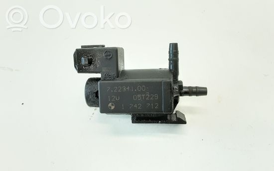 BMW 3 E90 E91 Vacuum valve 72234100 1742712