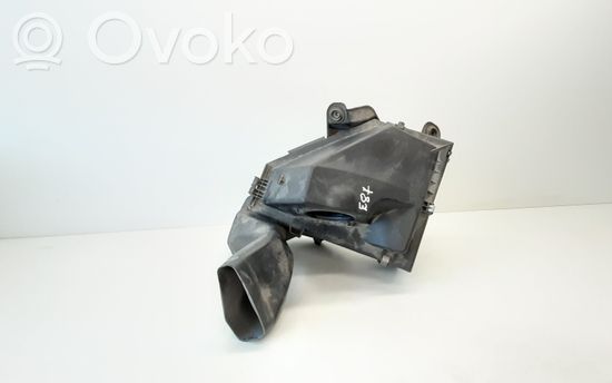 BMW 1 E81 E87 Air filter box 7797460 13717797460