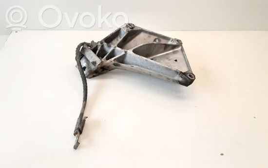 BMW 3 E90 E91 Engine mounting bracket 6760311 22116760311