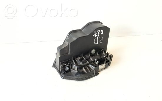 BMW 1 E81 E87 Front door lock 7167072