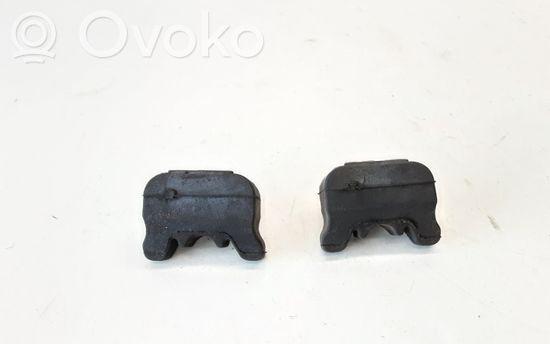 BMW 1 E81 E87 Radiator mount bracket 7805310 17117805310