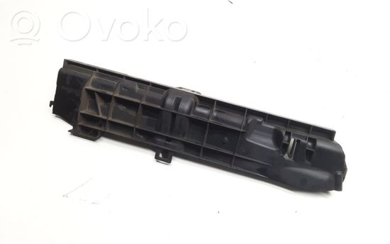 BMW 3 E90 E91 Radiator mount bracket 17107524912
