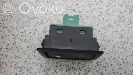 BMW 3 E36 Electric window control switch 8365300