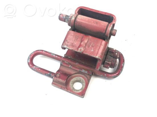 Audi A3 S3 8L Front door lower hinge 8L3831411