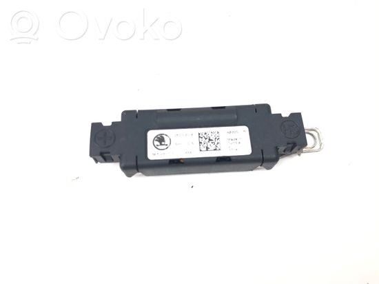 Volkswagen PASSAT B8 Aerial antenna amplifier 5E5035570