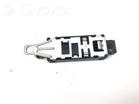 Volkswagen PASSAT B8 Aerial antenna amplifier 5E5035570