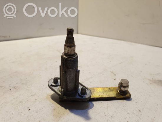 Volkswagen Golf I Front wiper blade arm