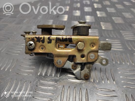 BMW 5 E28 Front door lock 18422531