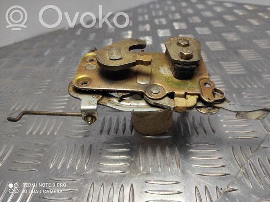 BMW 3 E21 Front door lock 18422541