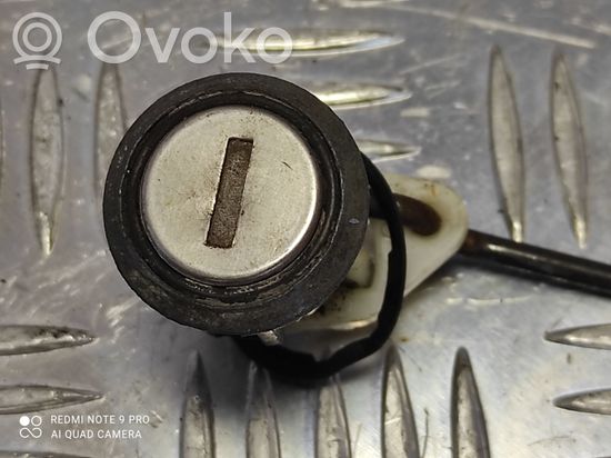 BMW 5 E28 Front door lock (next to the handle) HB1636