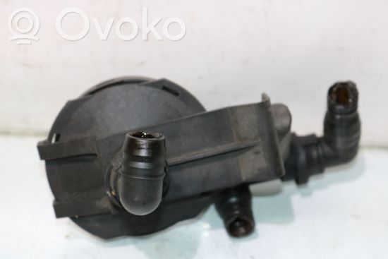 Audi A4 S4 B6 8E 8H Breather valve