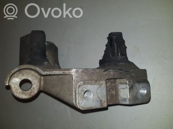 Volkswagen Golf IV Engine mounting bracket