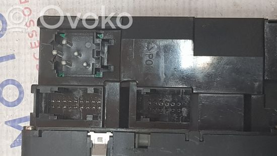 BMW 5 E39 Electric window control switch 8368988