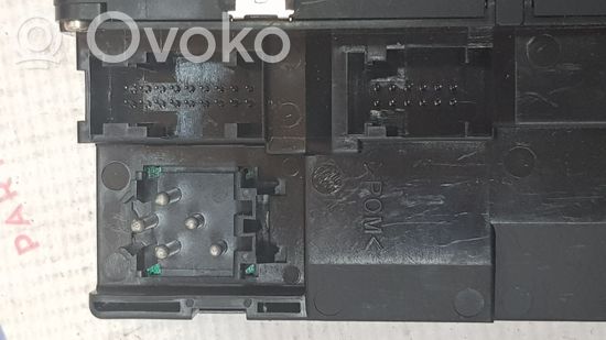 BMW 5 E39 Electric window control switch 6907110