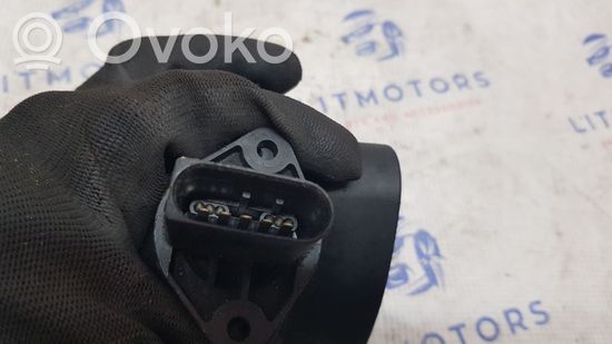 BMW 5 E39 Mass air flow meter 928400527