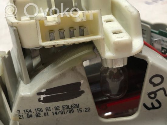 BMW 3 E90 E91 Tailgate rear/tail lights 7154156