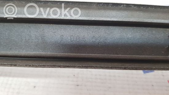 BMW 5 E39 Front door trim (molding) 7004023
