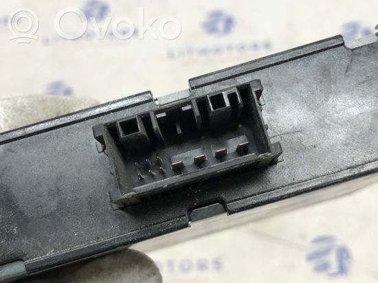 BMW 3 E90 E91 Voltage converter inverter 9127088