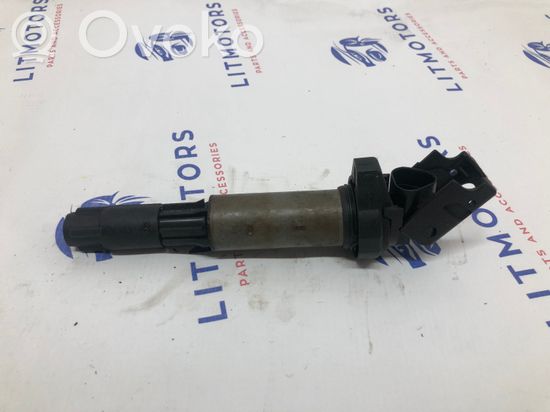 BMW 7 E38 High voltage ignition coil 0221504100