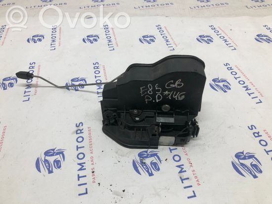 BMW X3 E83 Front door lock