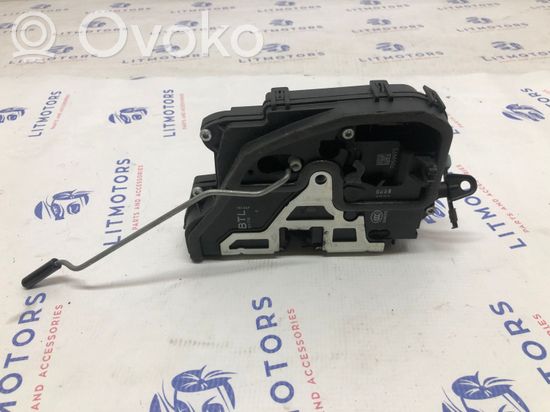 BMW 1 E81 E87 Front door lock 51217229455
