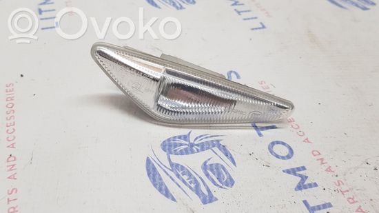BMW X5 E70 Front fender indicator light 7171007