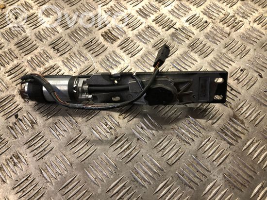 BMW 7 E38 Tailgate/trunk/boot lift motor 8352202