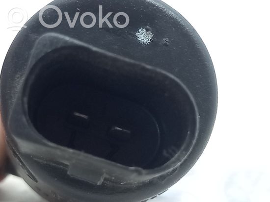 BMW 5 E39 Windscreen/windshield washer pump 67128377612