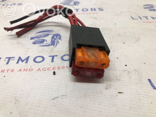 BMW 5 E39 Fuse 83736789