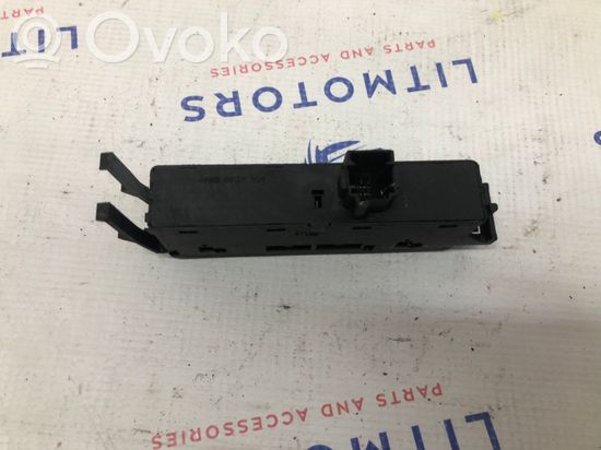 BMW 3 E46 Electric window control switch 8381518