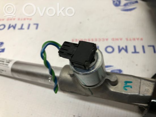 BMW 3 E90 E91 Middle seatbelt buckle (rear) 305248610