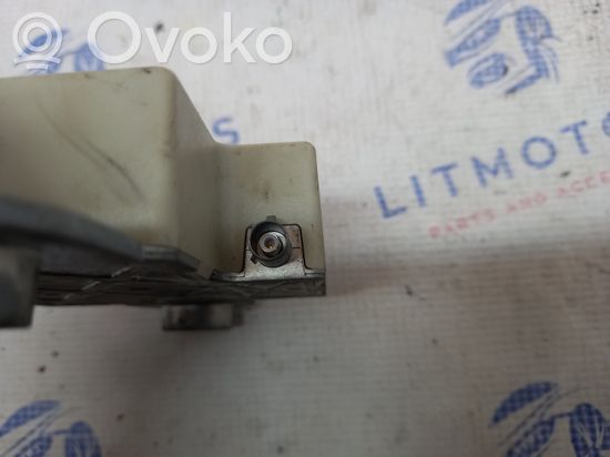 BMW 5 E60 E61 Aerial antenna amplifier 6935024