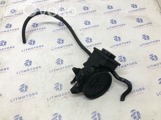 BMW 5 E39 Power steering pump 32422247046