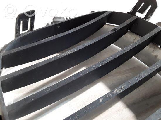 BMW 5 E60 E61 Front bumper upper radiator grill 51137027062