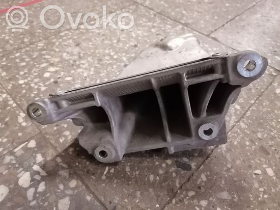 BMW X5 E70 Engine mounting bracket 6790022