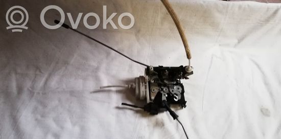 Audi A4 S4 B5 8D Front door lock 8D1837015F