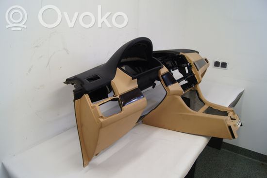 BMW X3 E83 Dashboard 9160068