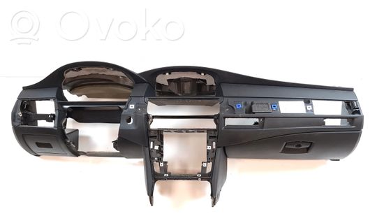 BMW 5 E60 E61 Dashboard 6976421