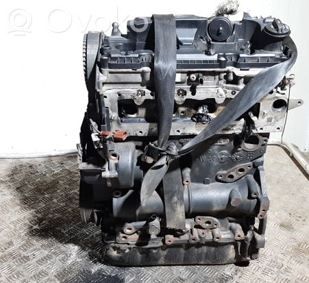 Volkswagen PASSAT B8 Engine DFC 04L103373E