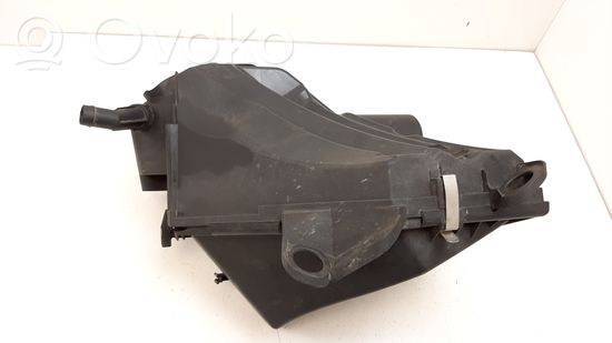 BMW 3 E90 E91 Air filter box 8512599